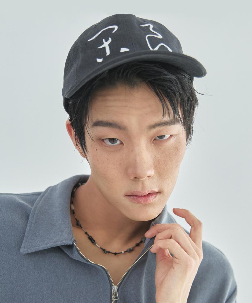 Ladeuedisyeon Hanryang Typo Ball Cap_Dark Navy