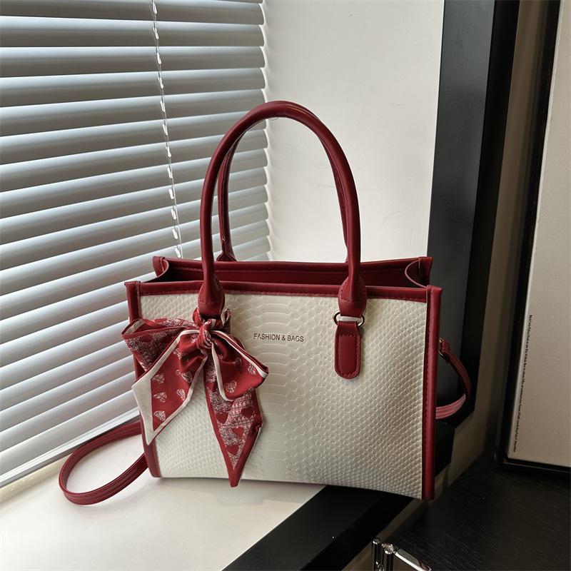 Premium Commuter Tote Bag One Shoulder Women's Bag New Summer Versatile Crossbody Bag Handheld Class Bag