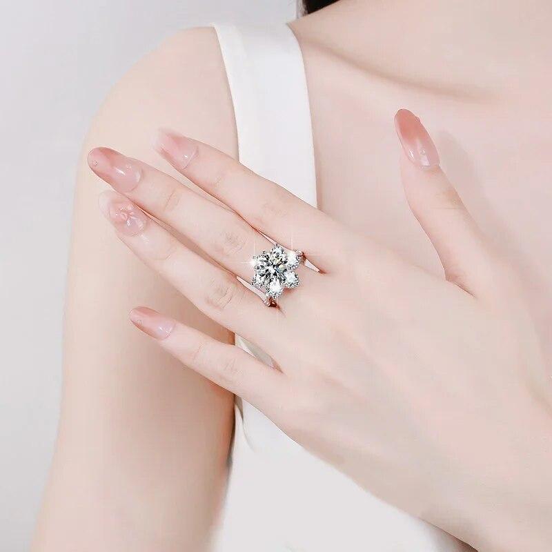 Bague en moissanite 5 carats pour femme en argent sterling 925 avec diamant en forme de fleur et alliance de mariage plaquée or GRA18 carats