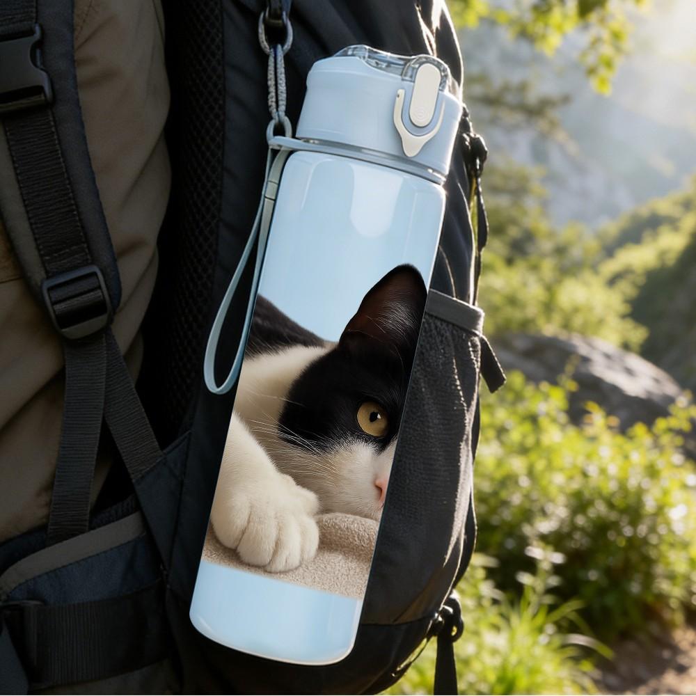 1PC Black White Cat Lying Down 750ml Color Plastic Sports Water Bottle Leakproof Flip Straw Lid Suitable for Sports Office Home Use