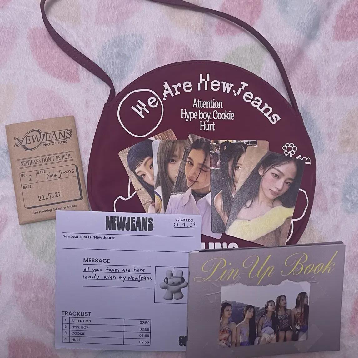 

NewJeans Внимание Альбом для сумок