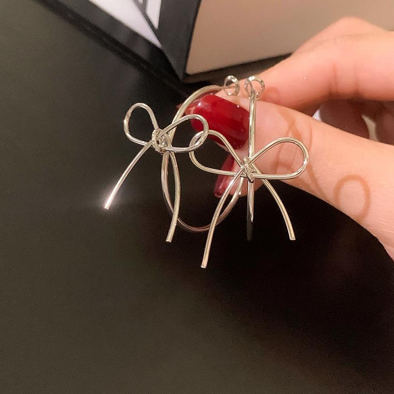 

Металлические серьги-бантики, серьги с темпераментом холодного ветра, для квадратного и круглого лица, для маленького лица, высококлассные серьги