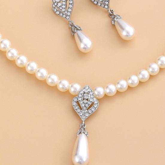 1 Set Schmuckset Kunstperlen Ohrringe Halskette Länge verstellbar Strass Dekor poliert Abschlussball Party Hochzeit Brautschmuck