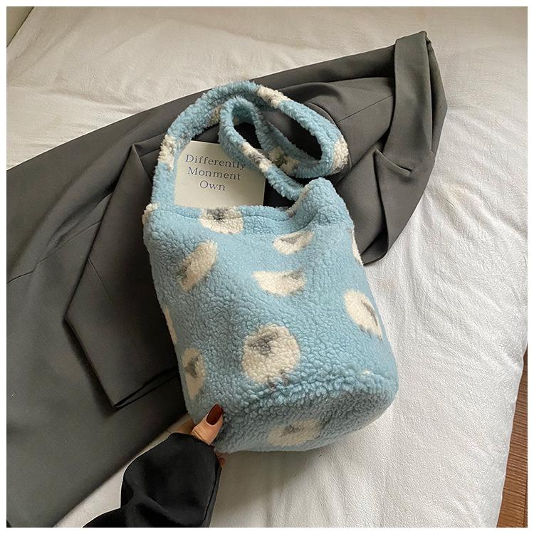 Cute Plush Bag Women's Autumn New Fashion Fluffy Bucket Bag High Value Large Capacity Shoulder Bag