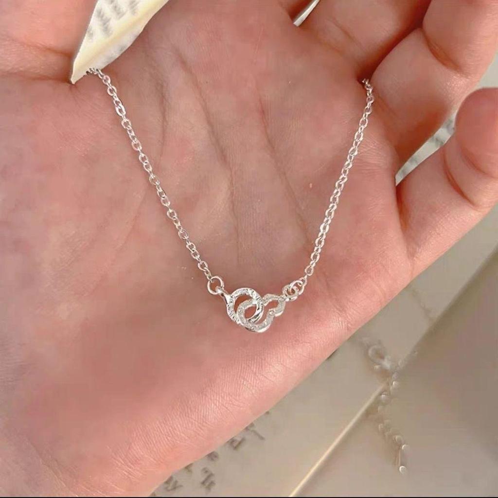 Elegant Pearl Necklace: Trendy, High-End Titanium Steel Clavicle Chain for Women