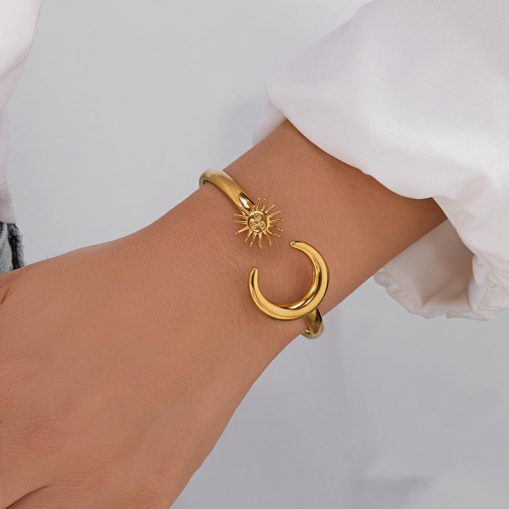Stainless Steel Exaggerated Sunflower Opening Bracelets For Women Fashion Gold Color Punk Star Moon Cuff Bangles Party Jewelry