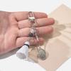 Elegante Accessorio Sportivo Portachiavi a Forma di Racchetta da Badminton Per Tenere in Ordine le Chiavi in Movimento Ideale per Appassionati e Uso Quotidiano