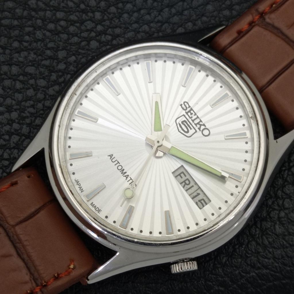 SEIKO 5 AUTOMATIC 7009A VINTAGE JAPAN MENS SILVER COLOR DIAL WATCH a701626-5 R206c-a701626