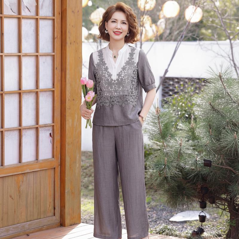 

Mother s Elegant Summer 2026 Slimming Suit: Fashionable Two-Piece for Middle-Aged and Elderly. 2XL (52.5-60 kg)