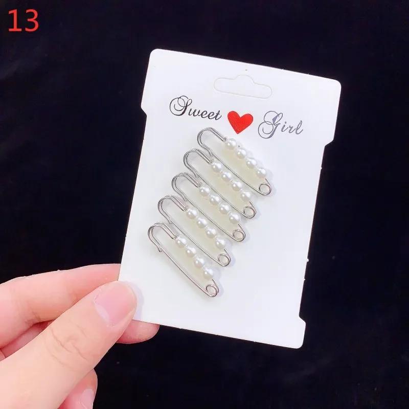 Crystal Brooches Waist Buckle Cardigan Jeans Anti-fade Brooch Pins Women Sweater Coat Anti Fall Pearls Clothes Pin Decoration