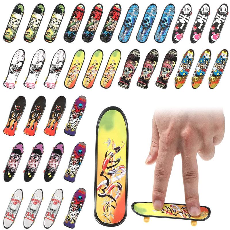10Pcs Small Skateboard Fingerboard Finger Scooter Kids Plaything Cool Stuff Gadgets Party Favors Playful Present Idea Kinder Spiele