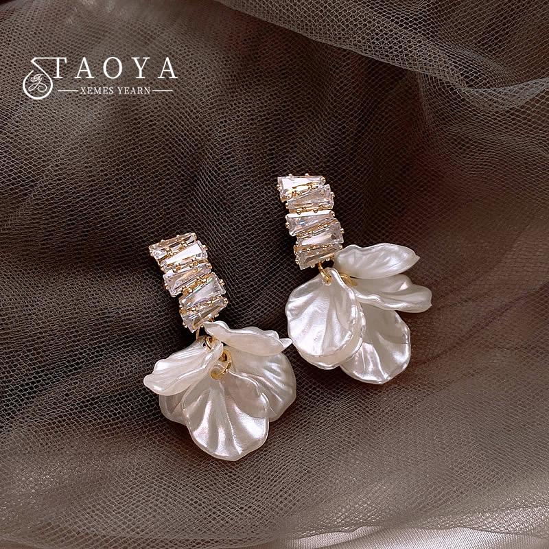 

New High Class Imitation Shell White Flower Petal Pendant Earrings For Women‘s Fashion Design Jewelry Luxury Accessories in 2026