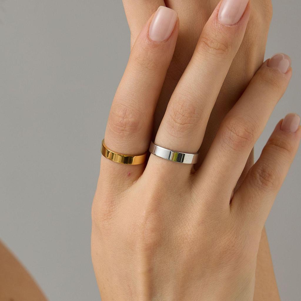 Stylish Men's Titanium Steel Band: European & American Fashion Couple Ring