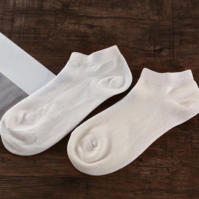 

Cute Odor-Resistant Women s Low-Cut Cotton Socks - Japanese Style