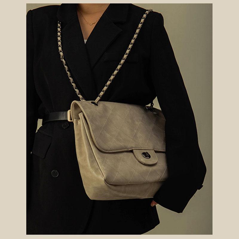 

Spring new women s large-capacity commuter bag retro women s shoulder armpit bag diamond chain women s bag
