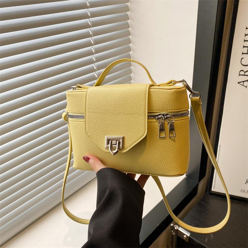 Summer New Retro Trend Lock Versatile Shoulder Messenger Bag High-end Box Small Square Bag Handbag