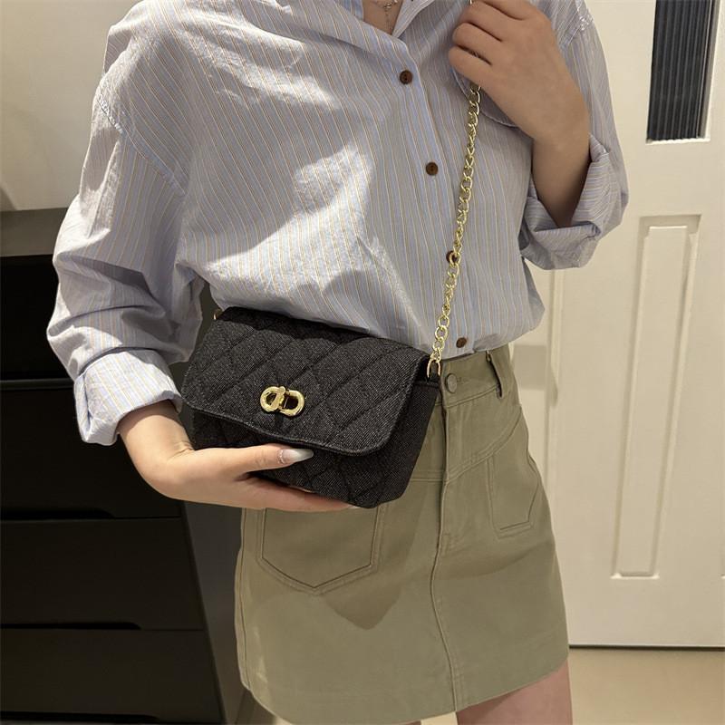 Trendige Damen-Kleinquadrat-Kettentasche für Frühling und Sommer Stilvolle Lässige Schulter-Crossbody-Handtasche