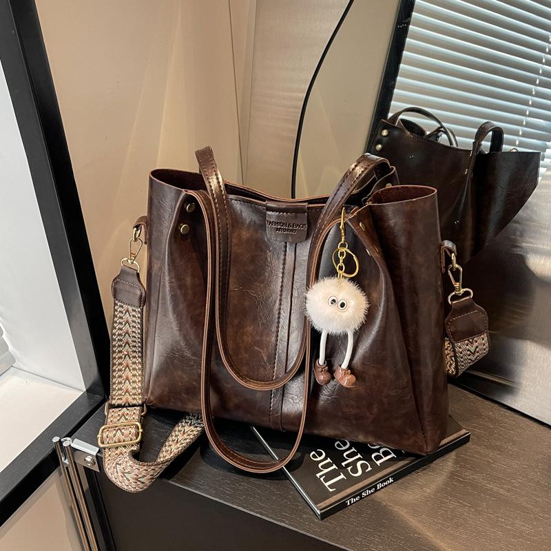 Retro Bag Women's Handbag 2025 Autumn and Winter New Versatile Wide Shoulder Strap Messenger Bag Large Capacity Tote Bag