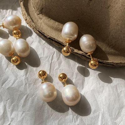 Elegant Freshwater Pearl Earrings: 925 Sterling Silver, Versatile and Fashionable Design for Women.
