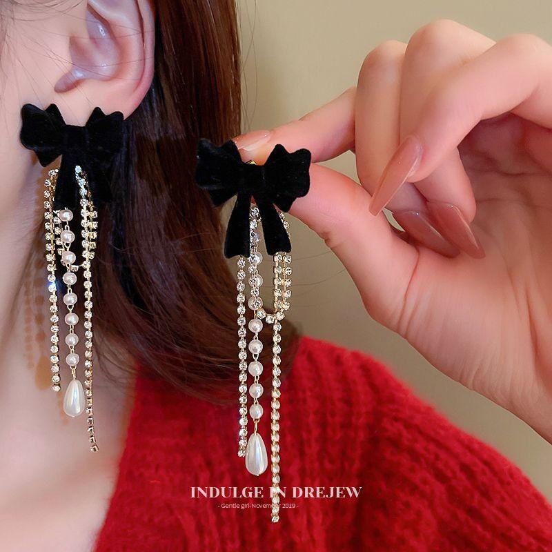 Diamond-set pearl petals fringed earrings stud earrings temperament fashionable and versatile design earrings