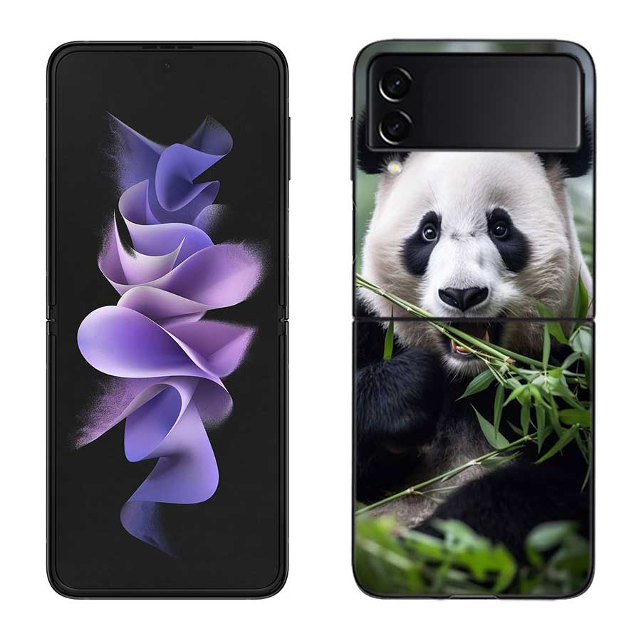 Panda Baby, Giant Panda Family Phone Case For Samsung Z Flip 7 6 5G Galaxy Z Flip 5 4 3 Black Hard Cell Cover Luxury PC Shell C