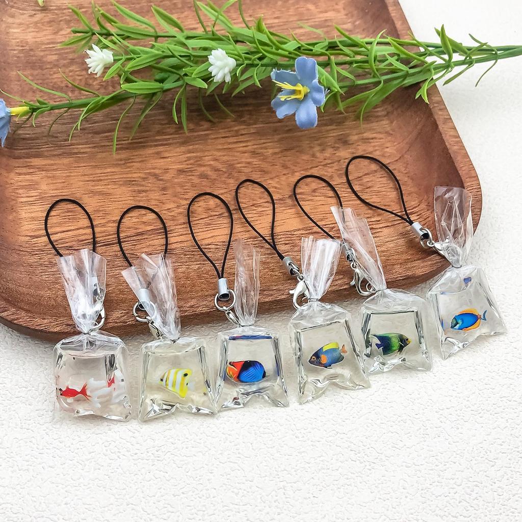 Pendientes Colgantes de Resina Transparente Agua de Mar Pez Dorado y Accesorios para Llavero