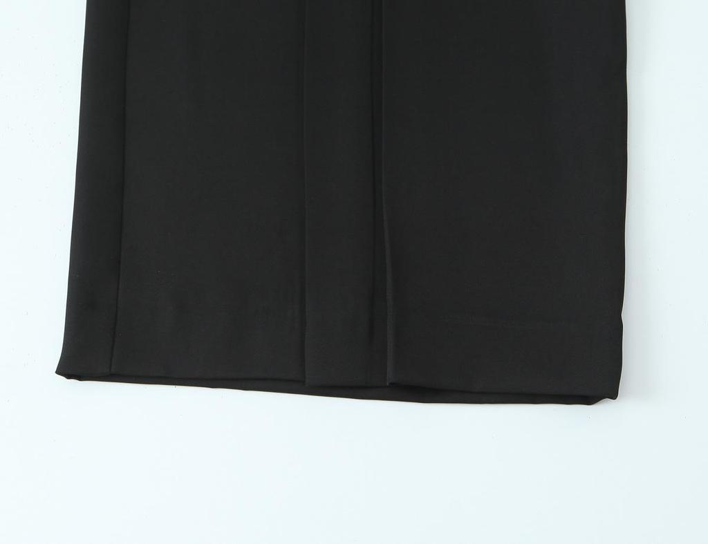 2025 Spring Women's European & American Style Fashion Long Casual Shorts with Chain Belt