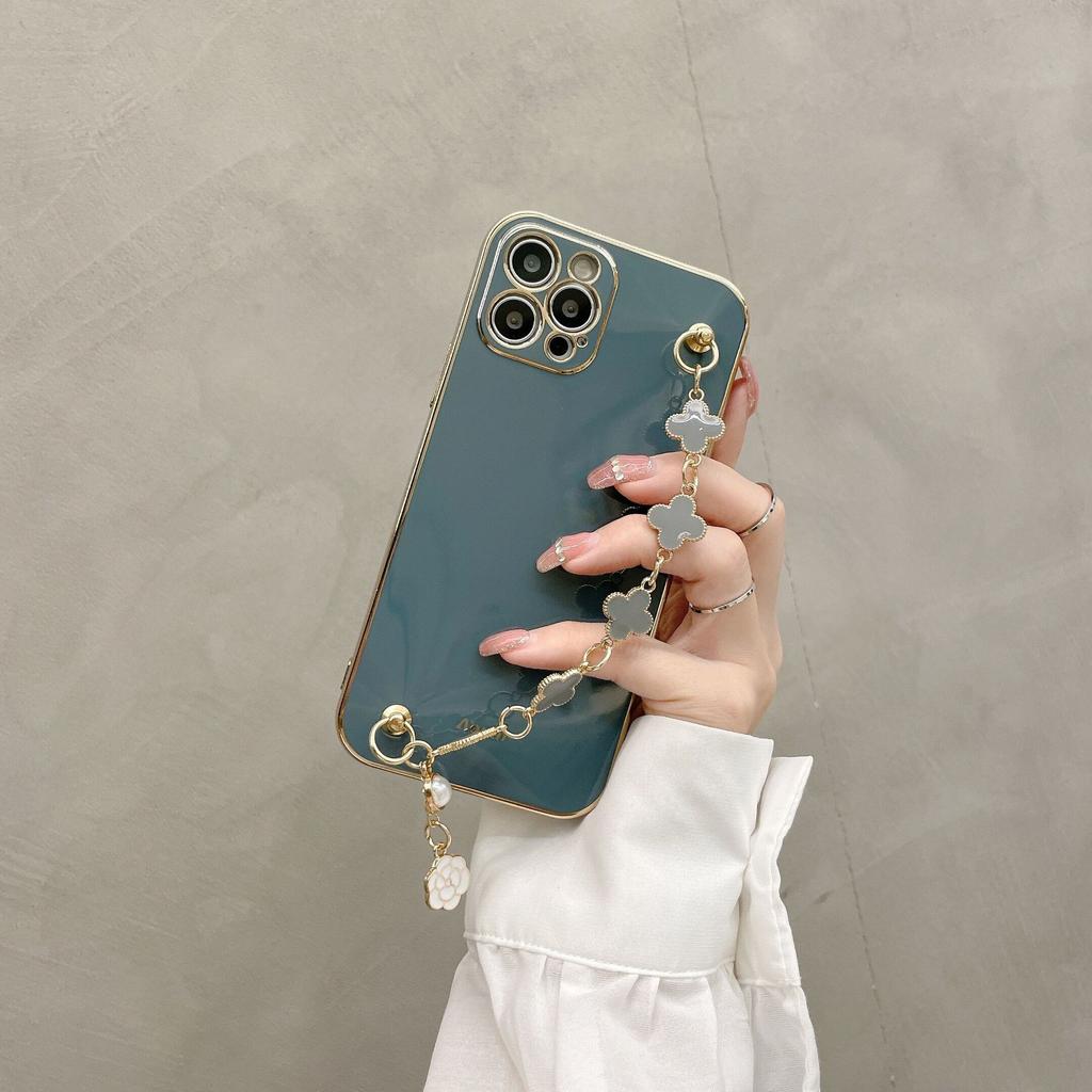 Suitable for iPhone 15 Promax Phone Case, Fashionable Clover Bracelet, 13 Apple 14 Protective Case, 12XS Creative