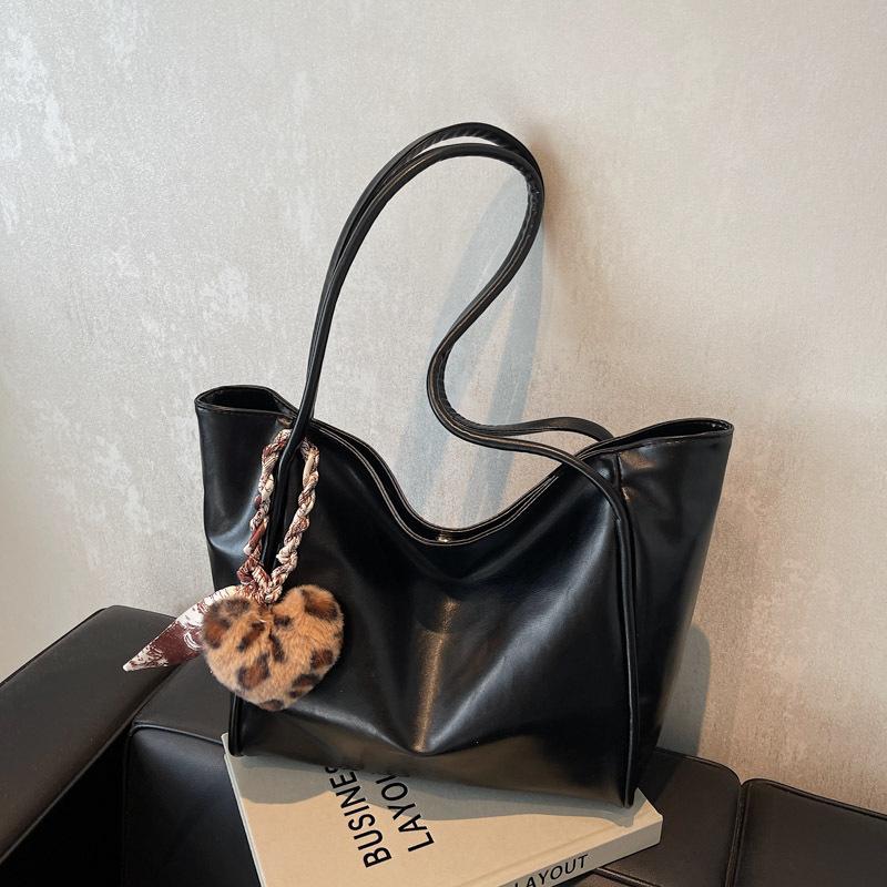 Large-capacity Bag Women's Autumn and Winter Versatile New Simple Casual Shoulder Bag Popular Commuter Tote Bag