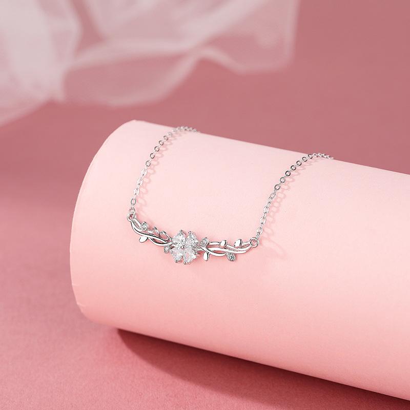 Exquisite Flower Branch Necklace for Female Summer Crowd Design: New Fairy Collar Chain