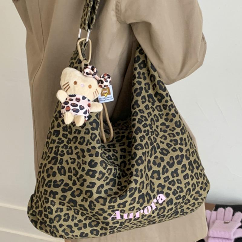 Large capacity leopard print bag women's new trendy fashion messenger bag female college student class shoulder bag female