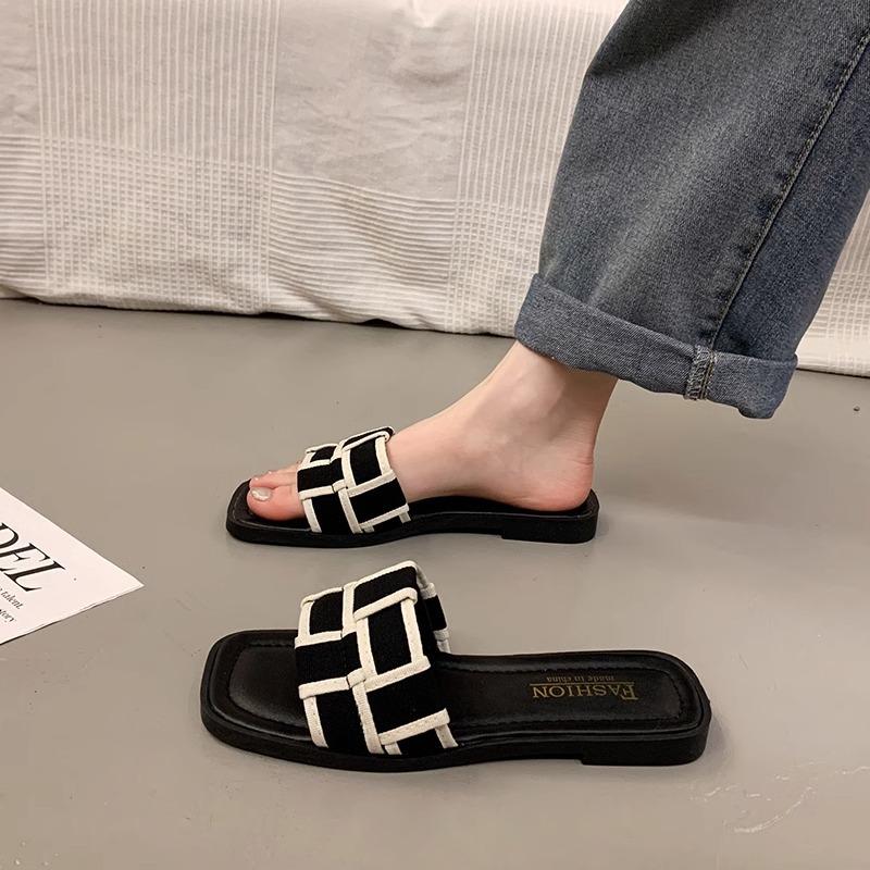 Thick Bottom Heightening Fashionable Versatile Cool Slippers Women's Outer Wear 2025 Summer New Models Step On Shit Feeling Comfortable Casual On