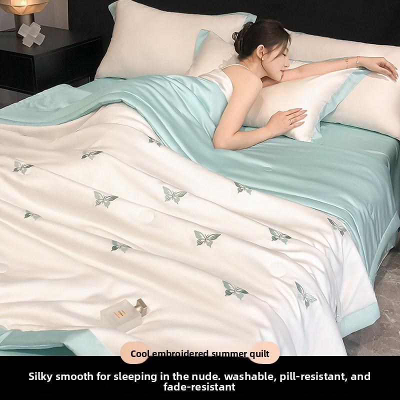

Ice Silk Summer Set Includes An Air Conditioner Cover and A Summer Silk Cool Cover Set, All Machine Washable. 150x200cm
