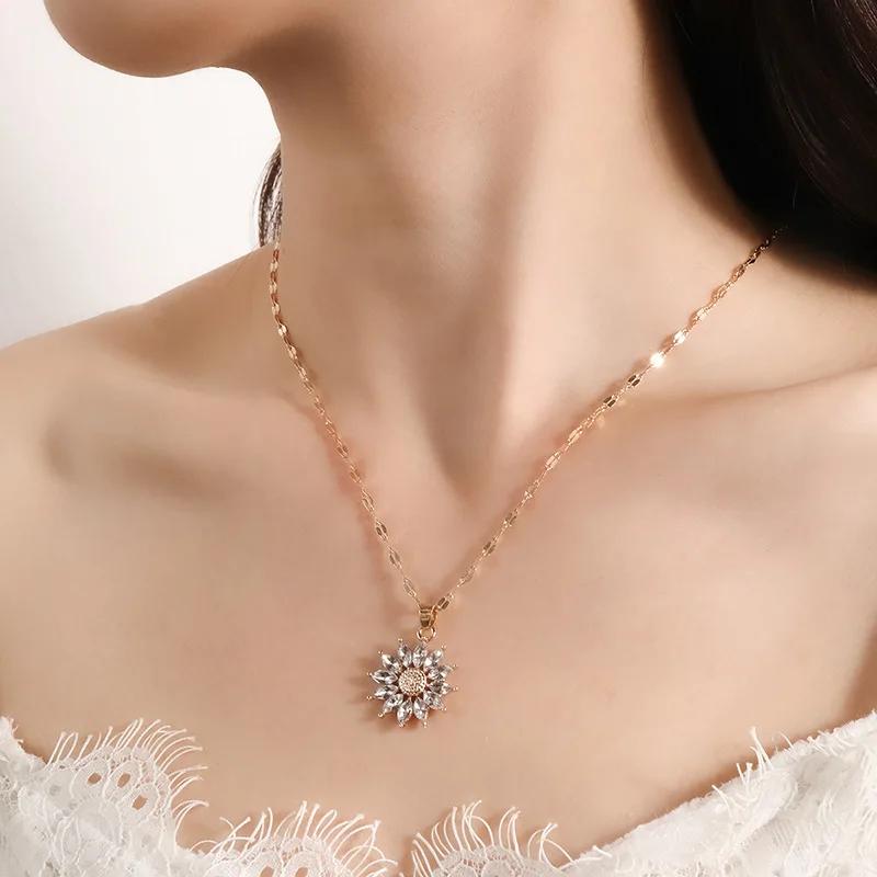 1PCS Gold-color Necklace Ladies Light Luxury Style Flower Pendant Inlaid Zirconia Titanium Steel Chain Holiday Jewelry
