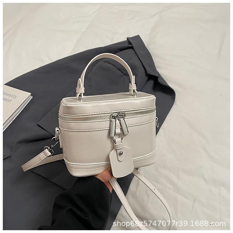 

2025 new Korean retro box bag women s foreign style versatile crossbody bag matte texture one-shoulder handbag белый