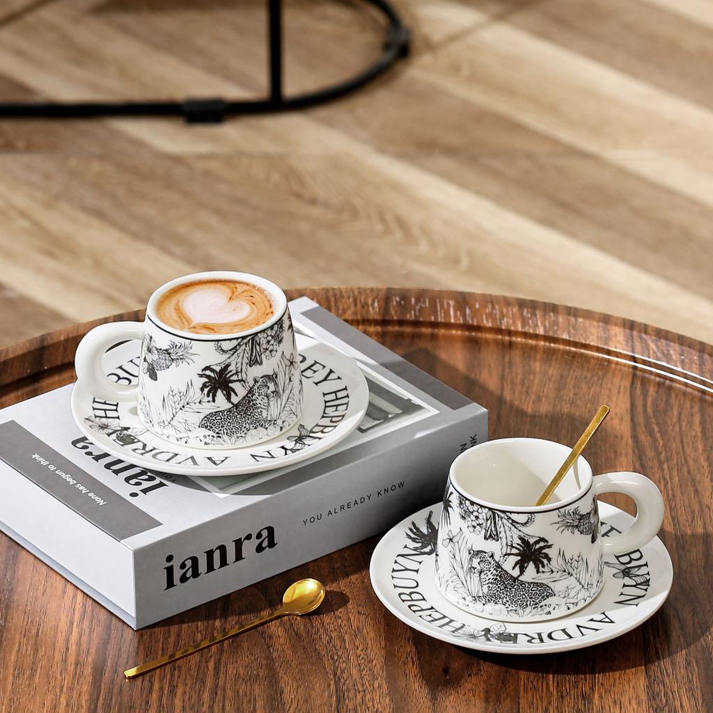 Vintage Watercolor Medieval Coffee Cup And Saucer Gift Box Mug Ceramic Cup Couple Pair Cup Wedding Gift Souvenir