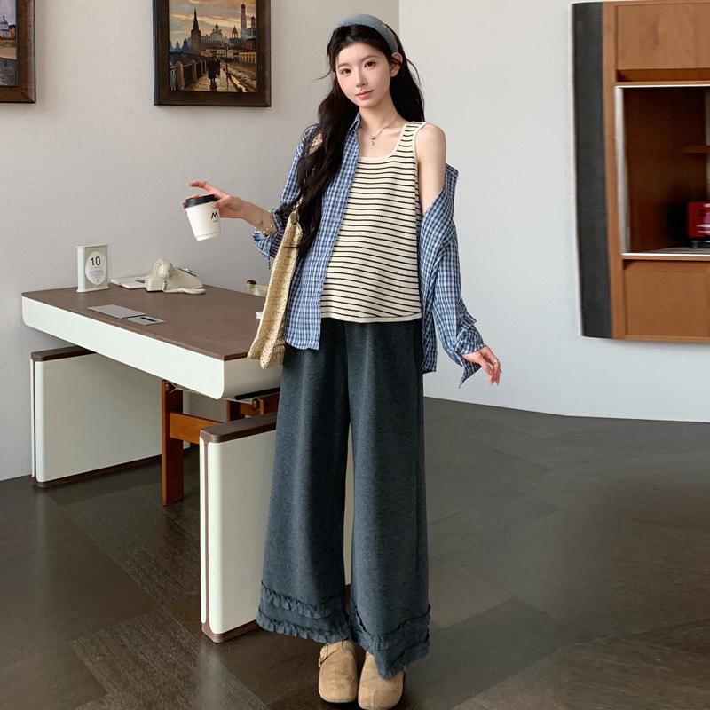Spring 2026 Maternity Fashion: Plaid Shirt, Striped Vest & Wide-Leg Pants Set M