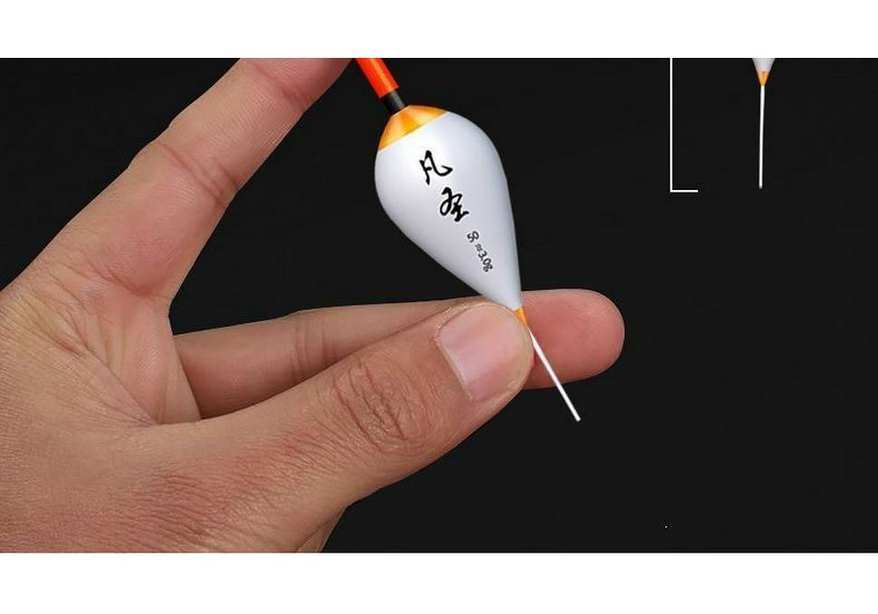 High Sensitivity Carp Fishing Float: Eye-Catching, Thickened, Short-Tail Design for Shallow Waters