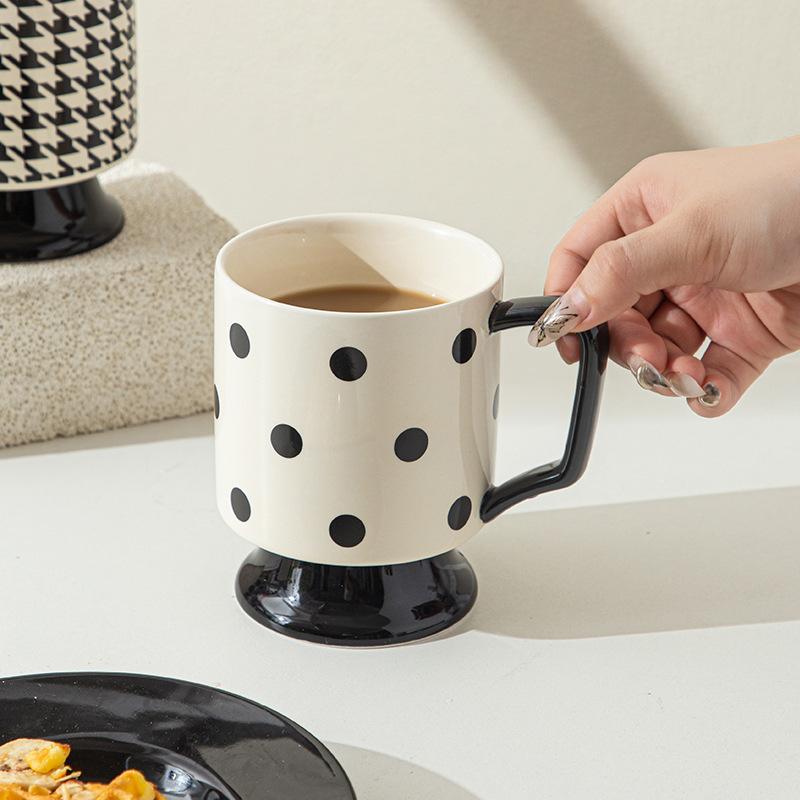 Only For Retro Ceramic Goblets, Household Large-Capacity Mugs, Teacups, Coffee Cups, Milk Cups, Couple Cups.