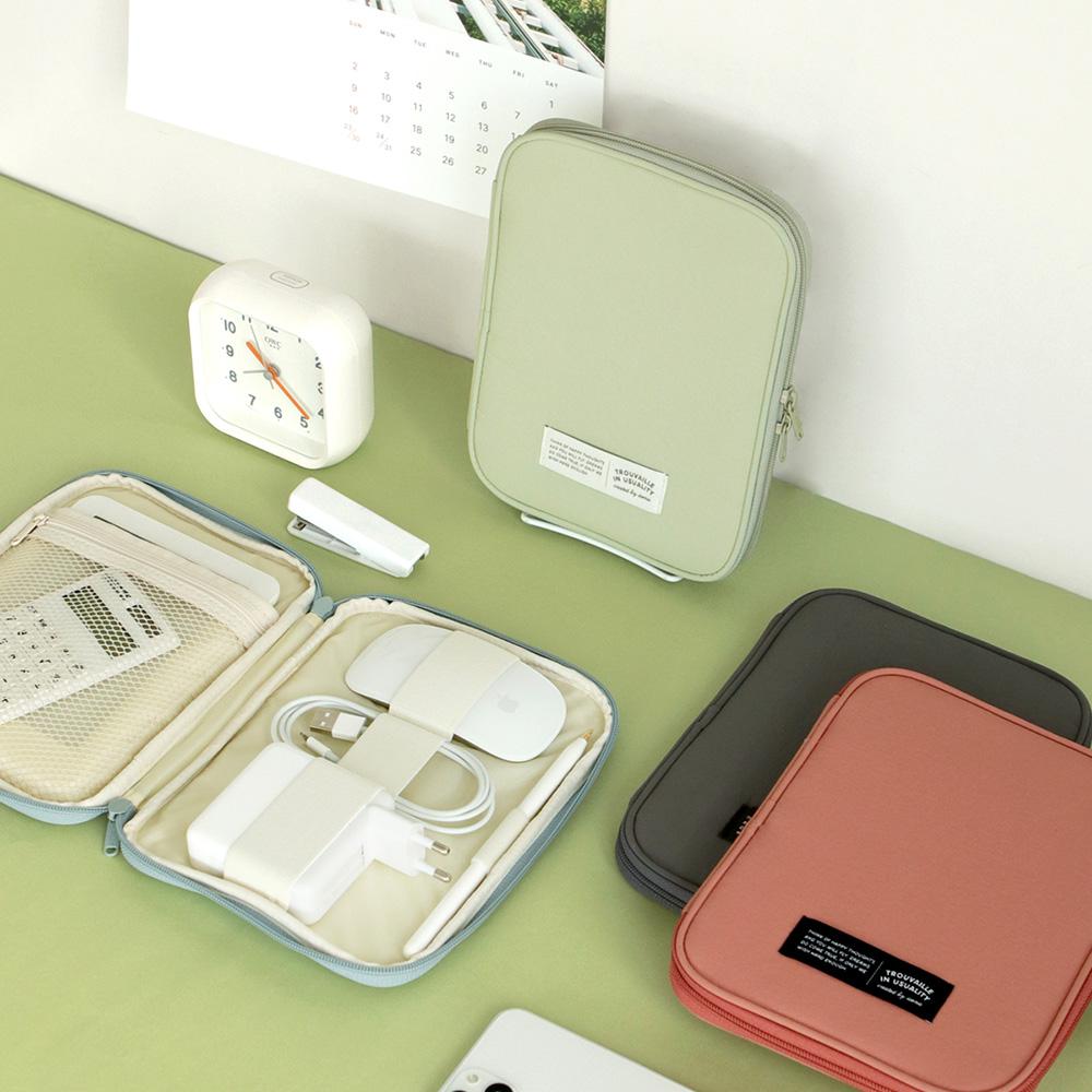 Iconic Opening E-Book Reader Cable Pouch 4 Colors