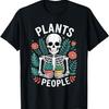 Ein friedliches Skelett hält Sukkulenten, während es umgeben ist T-Shirt