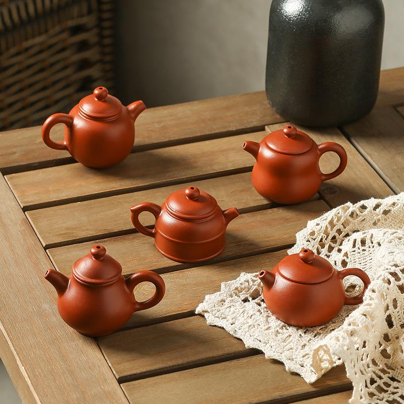 Mini Purple Clay Milk Tea Teapot, Decorative Fingertip Pot with Lid and Handle, Tea Pet Accessories, Water Cut Feature