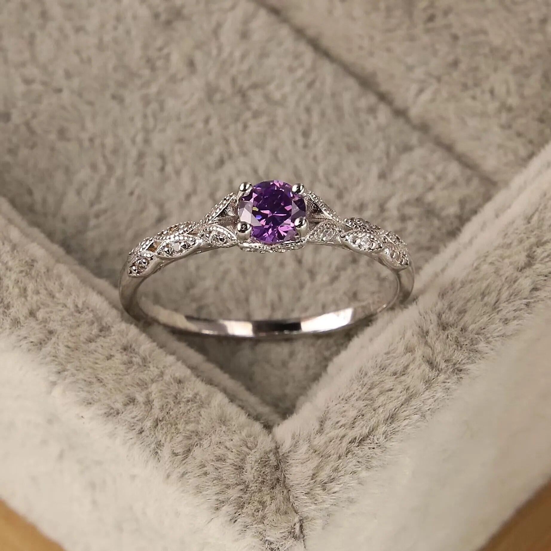 

Кольцо из стерлингового серебра Light Luxury Style Amethyst Zirconia для женщин в Европе и Америке Simple Fashion Gem Temperament Ring 6 фиолетовый