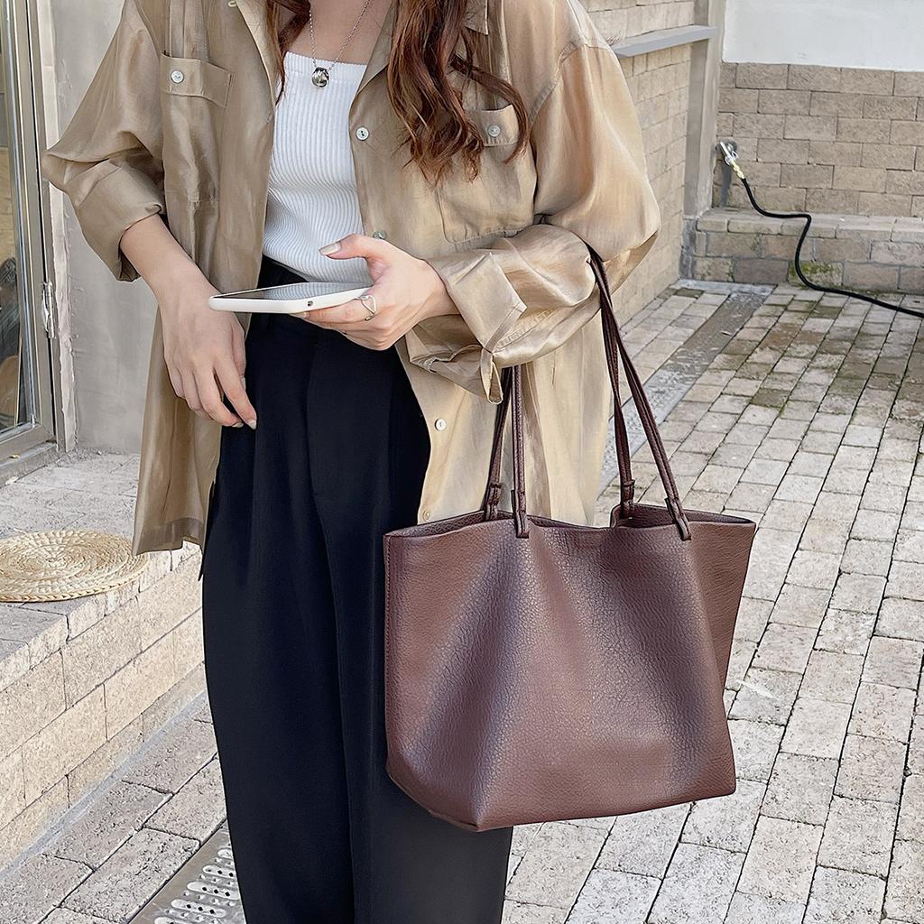 Korean Classic Casual Big Bag Tote Bag for Commuting, High-end Feeling for Women, Large Capacity Soft Leather Shoulder and Armpit Bag