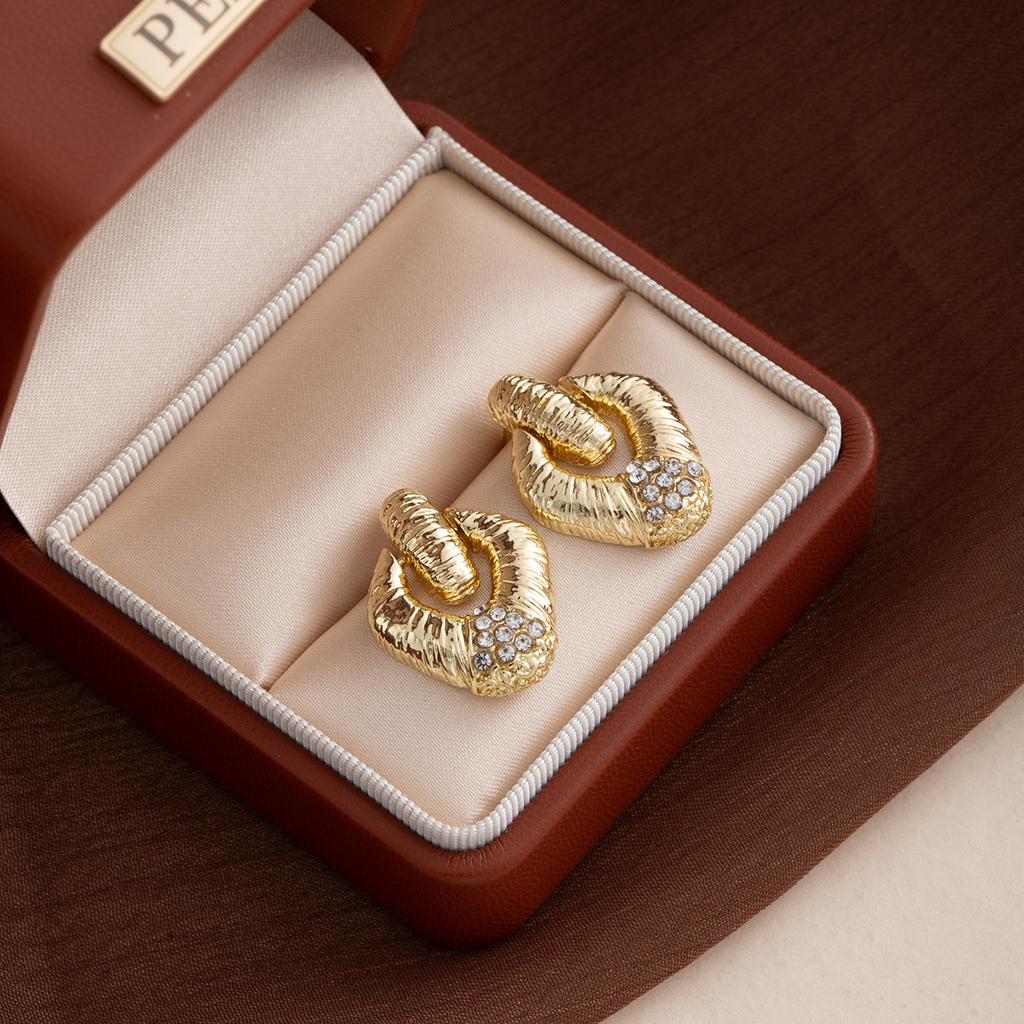 Retro French Court Style Geometric Shape Diamond Stud Earrings Niche Design Sense Light Luxury Earrings Women