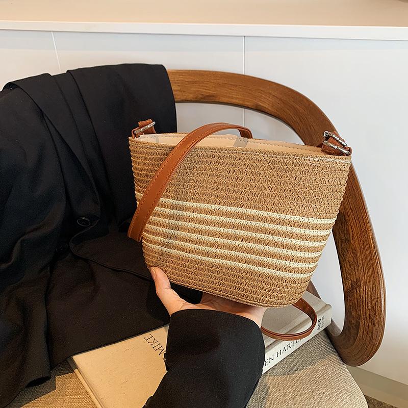 Straw Women's Bags Summer Seaside Outdoor Vacation Personality Beautiful 2025 New Beach Bag Bucket Messenger Bag