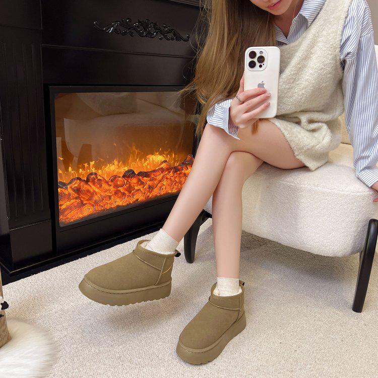 2025 Women's Winter Platform Snow Boots: Height-Increasing, Warm Velvet-Lined, Thick Cotton Muffin Bread Shoes