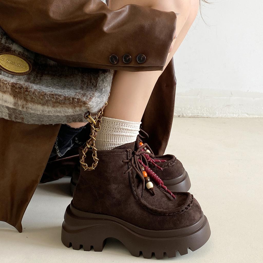 Dicksohlige, temperamentvolle Kurzstiefel für Damen 2025 neue Mode, vielseitige koreanische Version, lässige Retro-Martin-Stiefel für Damen, die nicht müde machen