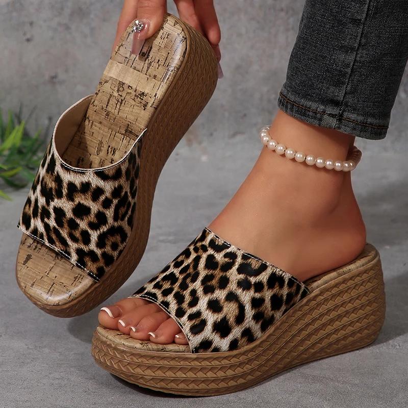 Fashion Women Leopard Print Wedge Slippers Slip On Chunky Platform Sandals Woman Summer 2025 Thick Bottom Non Slip Beach Slides Big Size