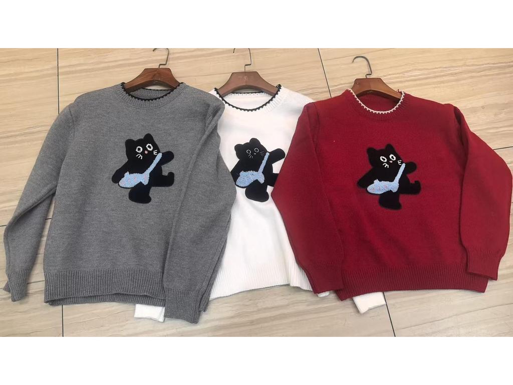 Korean Style Color Block Kitten Embroidered Pullover Sweater for Women, 2025 Design
